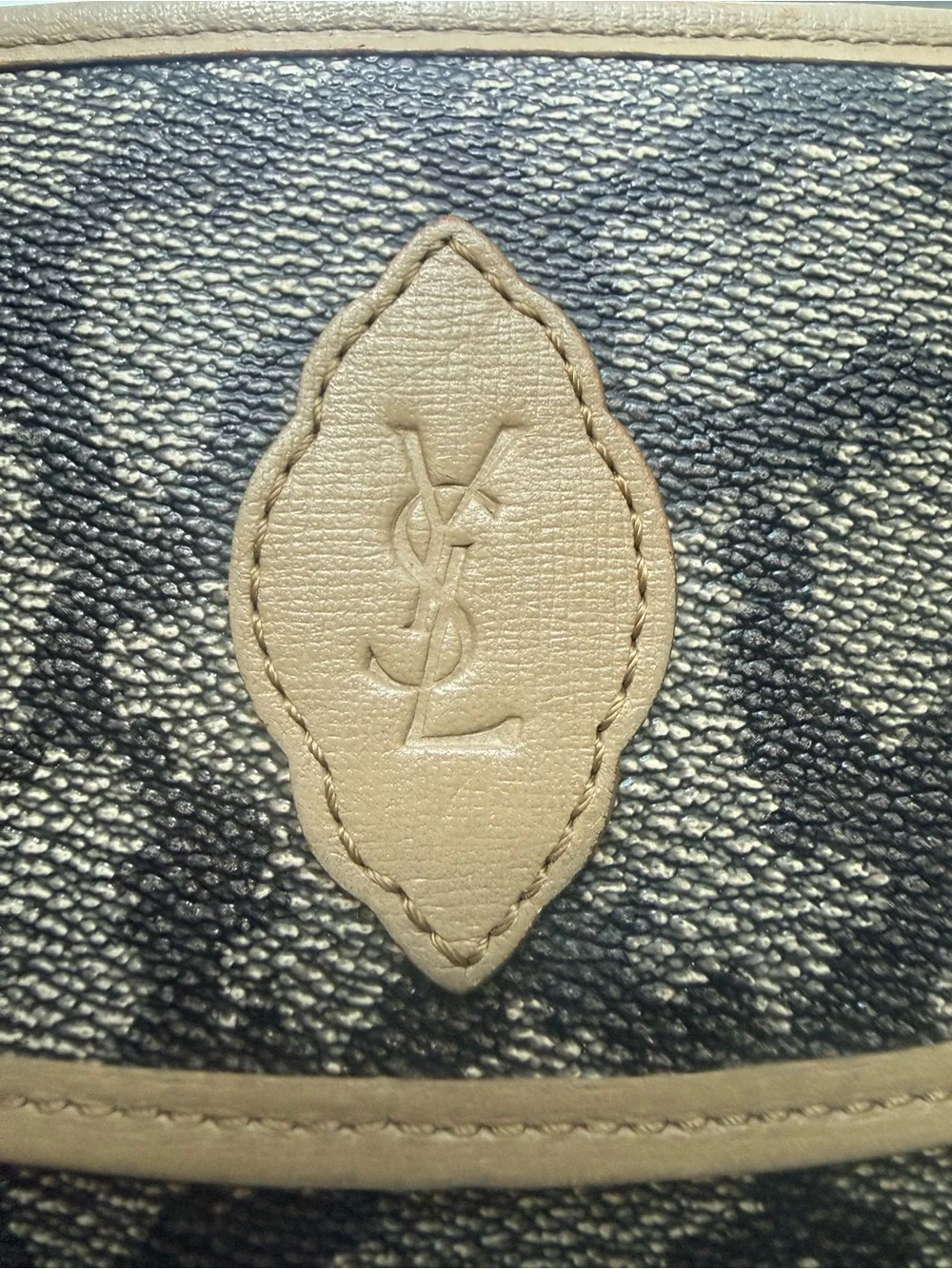 Vintage YSL Yves Saint Laurent Giraffe Print Taupe Gray Canvas Clutch Pouch - Picture 6 of 16